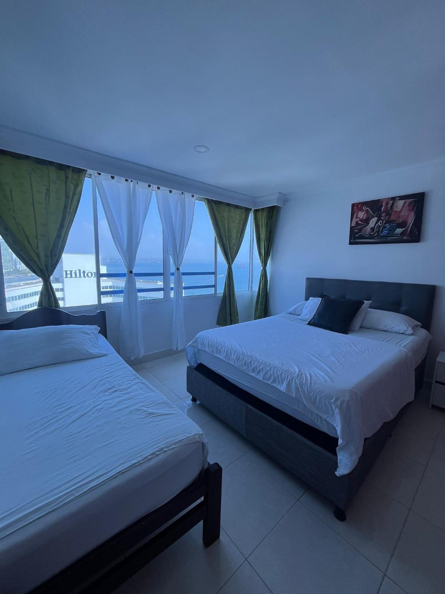 Apartamento Hermosos Frente A La Playa Piso 11 Y 14 *