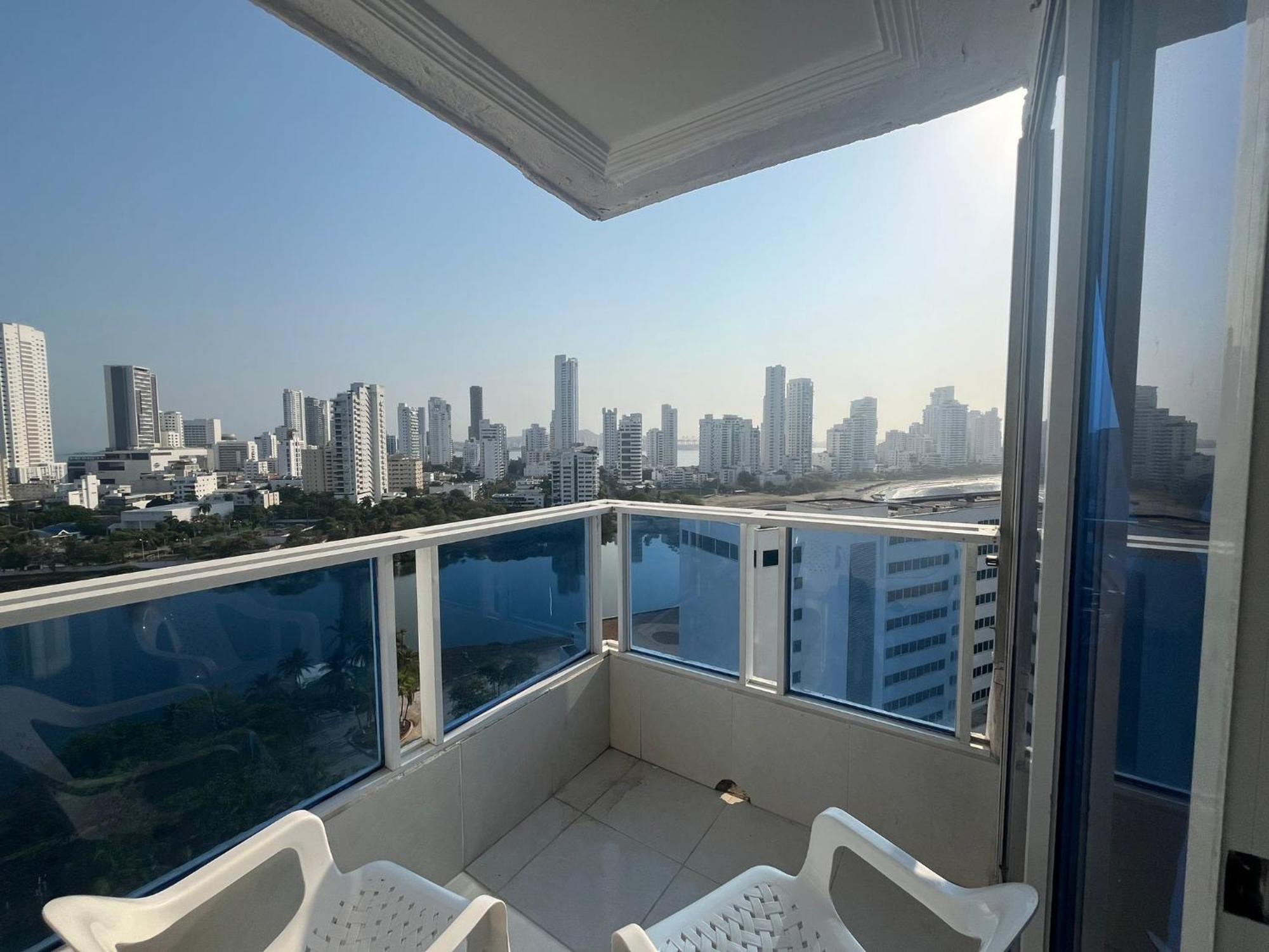 Apartamento Hermosos Frente A La Playa Piso 11 Y 14 *