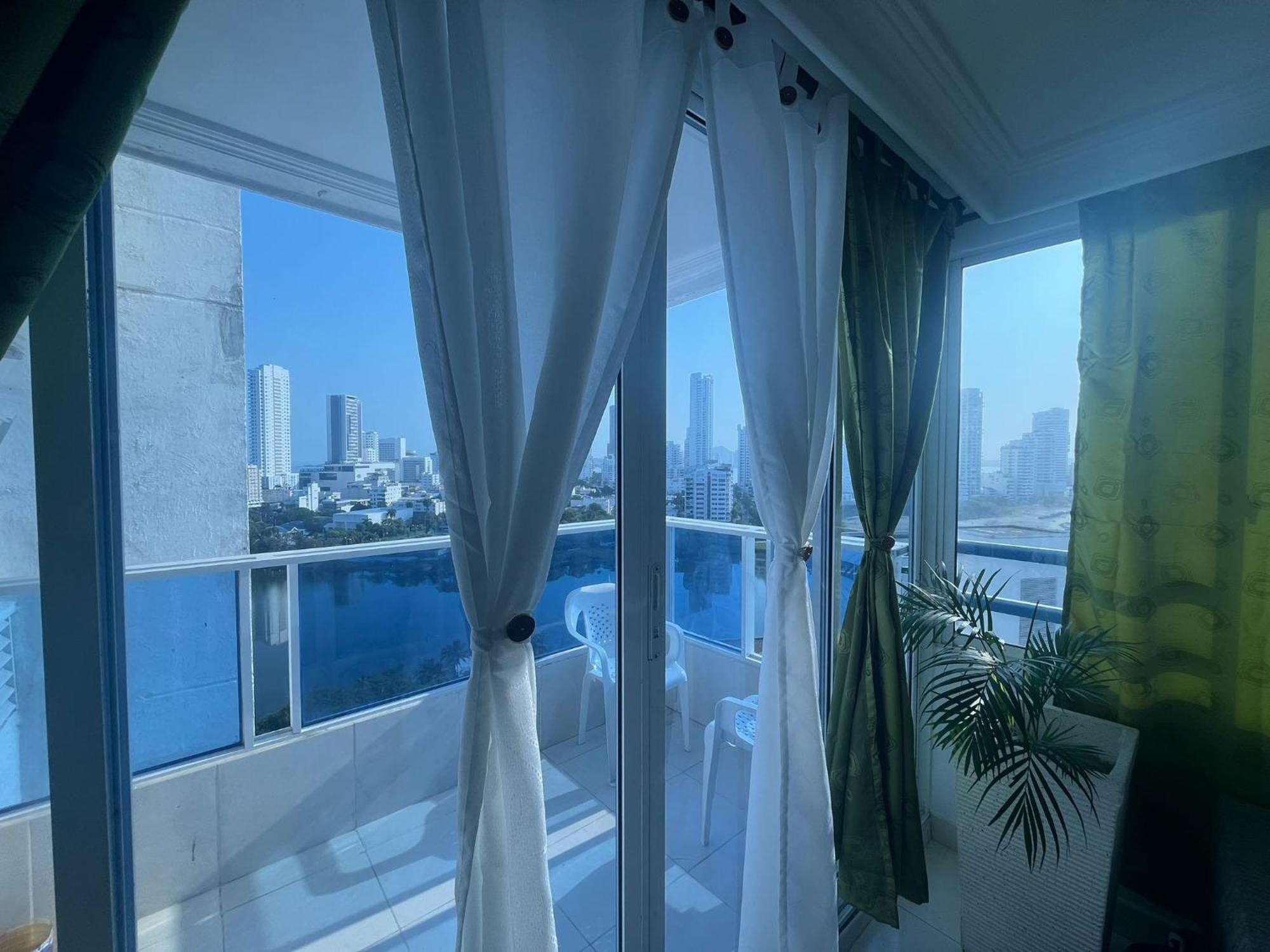 Apartamento Hermosos Frente A La Playa Piso 11 Y 14 Cartagena
